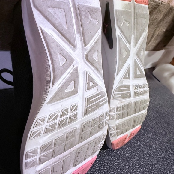 Puma shoes - Picture 2 of 4